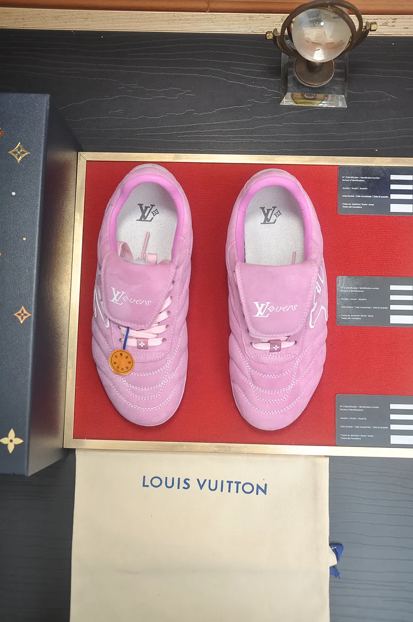 Men's shoes 💰680💶[LOUIS VUITTON] (original order) couple model 🍀LV Louis Vuitton * - top version of LV classic trendy shoes! Made of imported original cowhide, water-dyed cowhide lining, and original wear-resistant rubber outsole! High quality products! Size for women: 35-40. Men: 39-46 (45.46 customized)